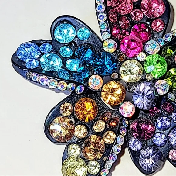 RAINBOW RHINESTONES FLORAL PENDANT VINTAGE JAPANNED MOUNTING - Picture 3 of 7